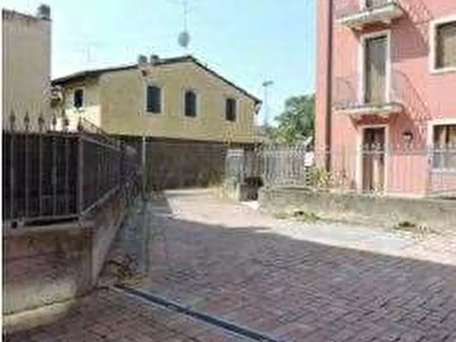 Immagine 3 di Appartamento in vendita  in Piazza A. De Gasperi 30/B a San Giovanni Lupatoto