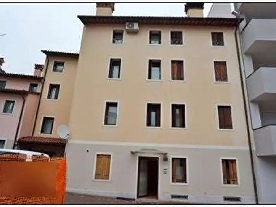 Immagine 3 di Appartamento in vendita  in Via Santa Maria Maddalena 139 a Thiene