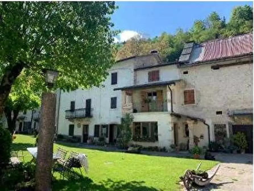 Immagine 1 di Porzione di casa in vendita  in Contrada Cenise di Sotto Valdiporro snc a Bosco Chiesanuova