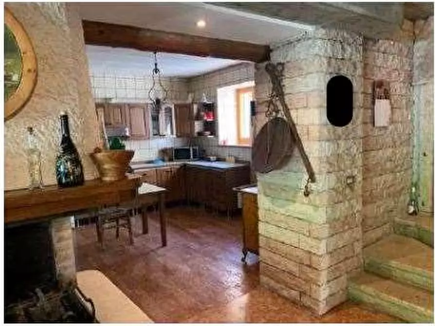 Immagine 6 di Porzione di casa in vendita  in Contrada Cenise di Sotto Valdiporro snc a Bosco Chiesanuova