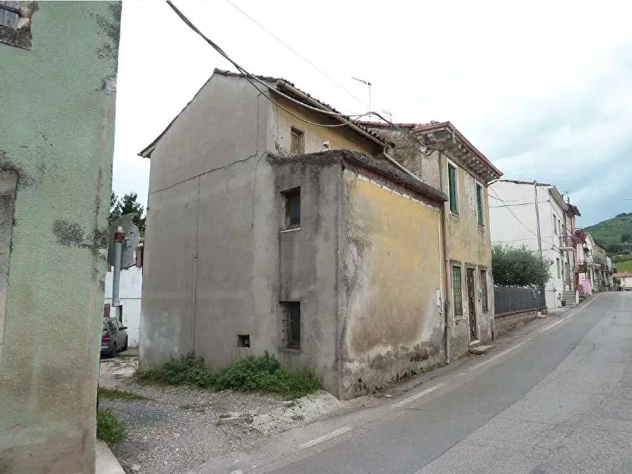 Immagine 2 di Villa in vendita  in Via mezzavilla 64 a Monteforte D'alpone