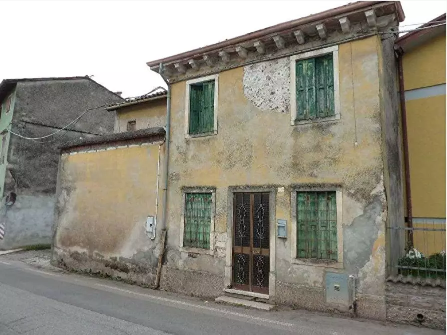 Immagine 3 di Villa in vendita  in Via mezzavilla 64 a Monteforte D'alpone