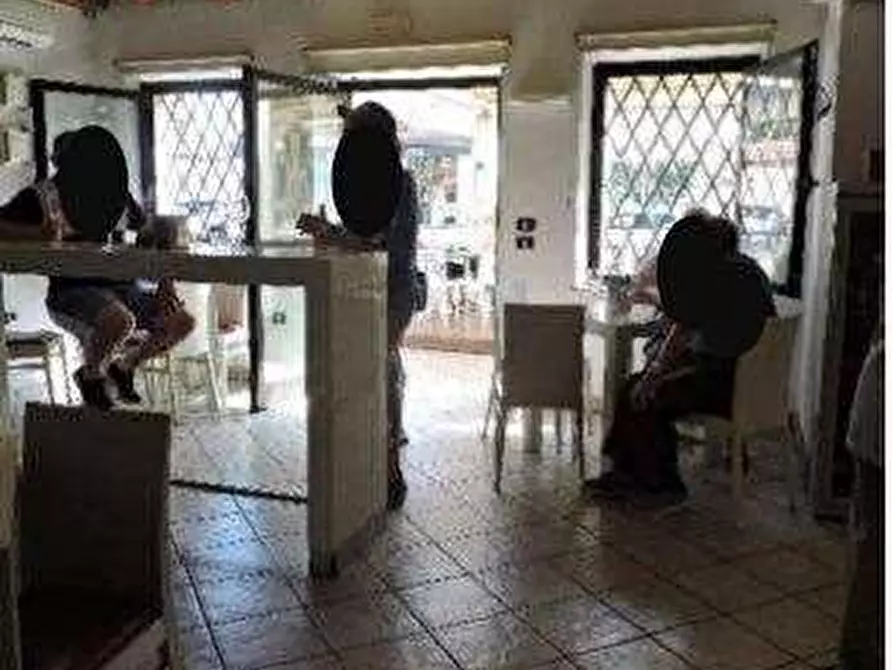 Immagine 10 di Negozio in vendita  in Piazza A. De Gasperi 34 a San Giovanni Lupatoto