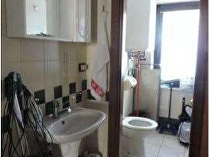 Immagine 15 di Negozio in vendita  in Piazza A. De Gasperi 34 a San Giovanni Lupatoto