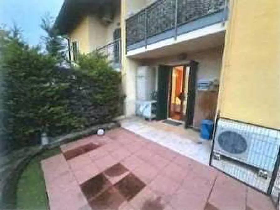 Immagine 41 di Appartamento in vendita  in Via Camillo Benso Conte di Cavour 3 a Sona