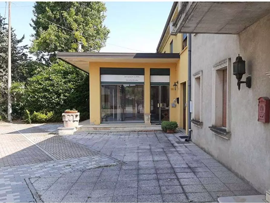 Immagine 11 di Appartamento in vendita  in Via Belle Arti 113 a Cerea