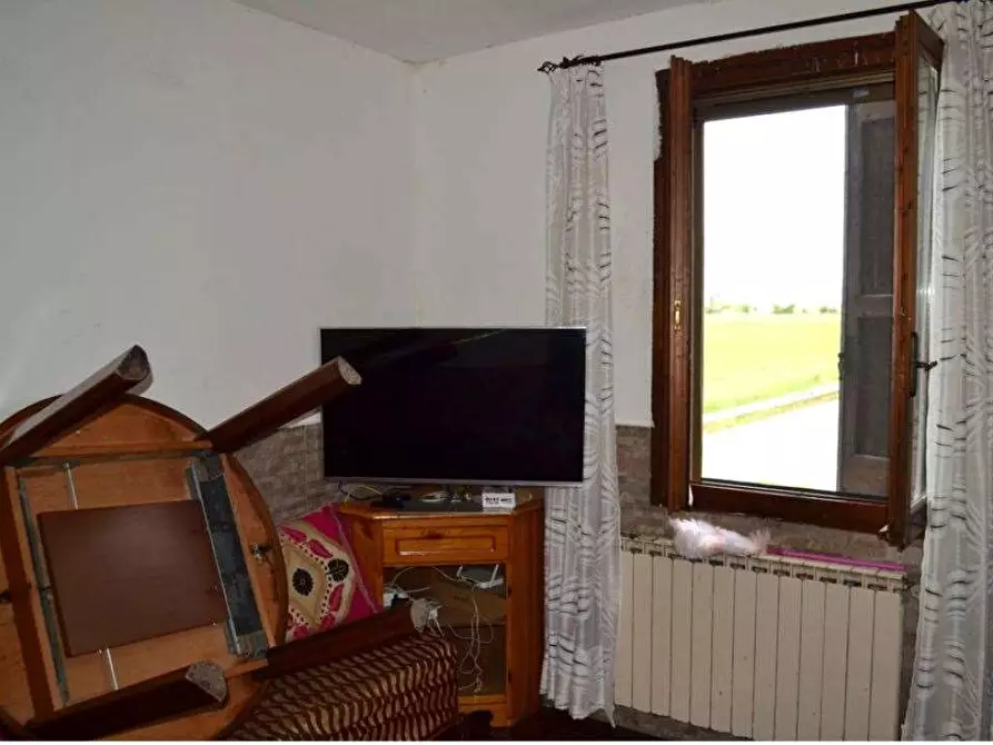 Immagine 10 di Appartamento in vendita  in Via Virgiliana 13 a Trevenzuolo