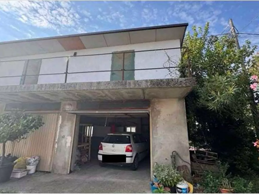 Immagine 5 di Porzione di casa in vendita  in Via Cadelferro 56 a Oppeano