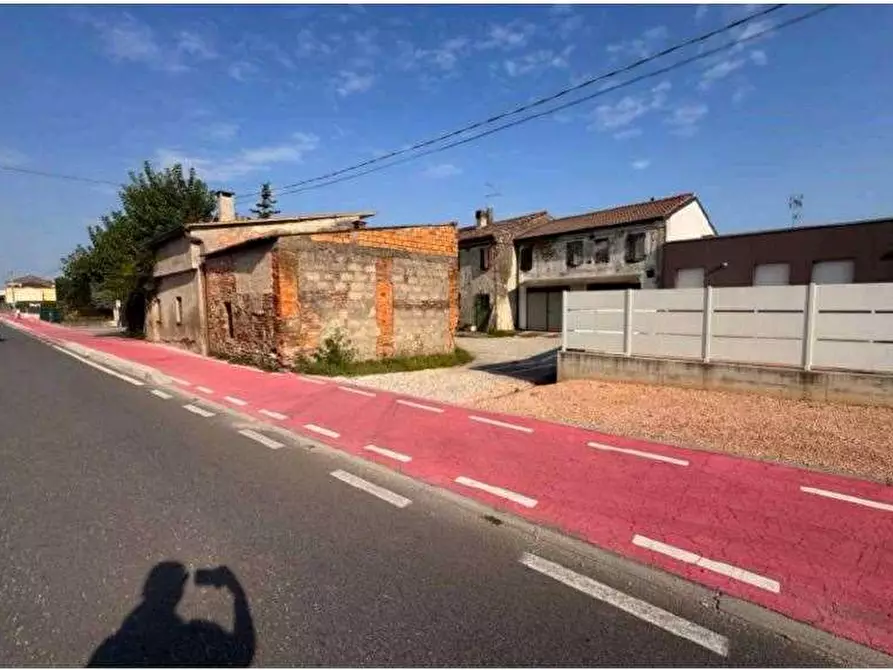 Immagine 2 di Porzione di casa in vendita  in Via Cadelferro 56 a Oppeano