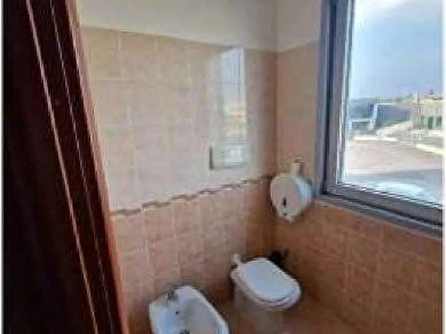 Immagine 22 di Negozio in vendita  in Via Saturno 33 a Zevio