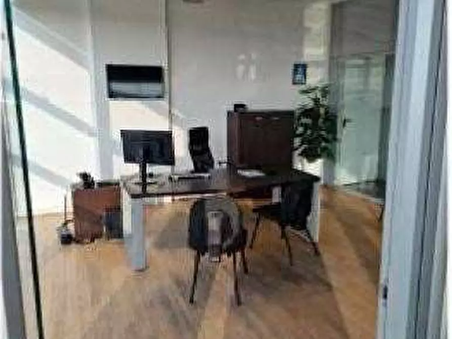 Immagine 8 di Negozio in vendita  in Via Saturno 33 a Zevio