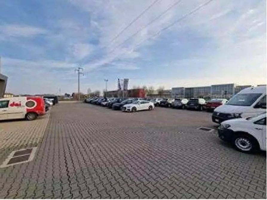 Immagine 4 di Negozio in vendita  in Via Saturno 33 a Zevio