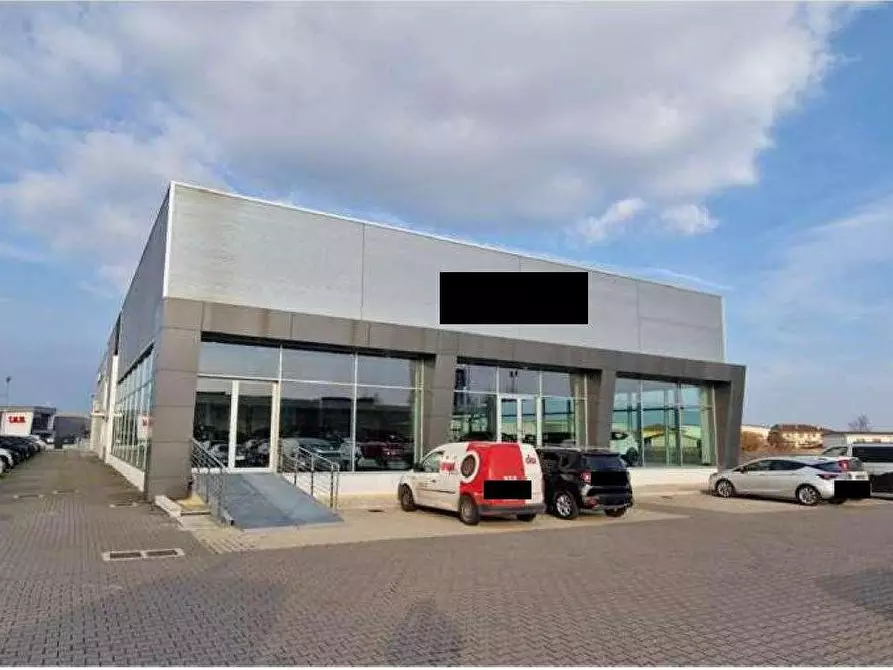 Immagine 1 di Negozio in vendita  in Via Saturno 33 a Zevio