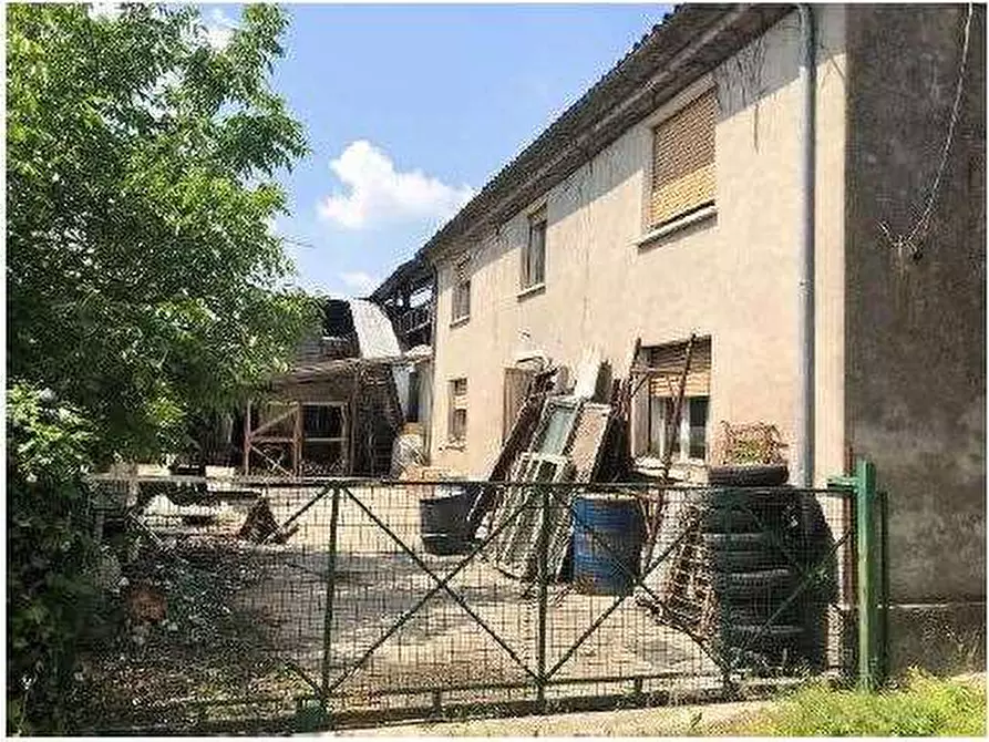 Immagine 2 di Porzione di casa in vendita  in Visegna 159 a Salizzole