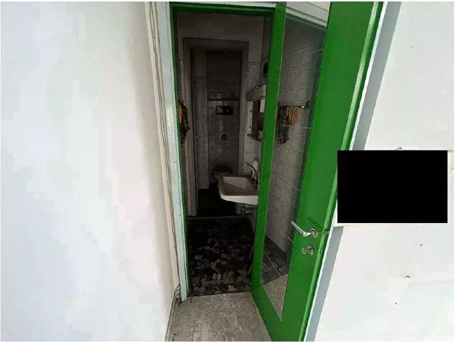 Immagine 5 di Negozio in vendita  in Cefalonia 9 a Verona