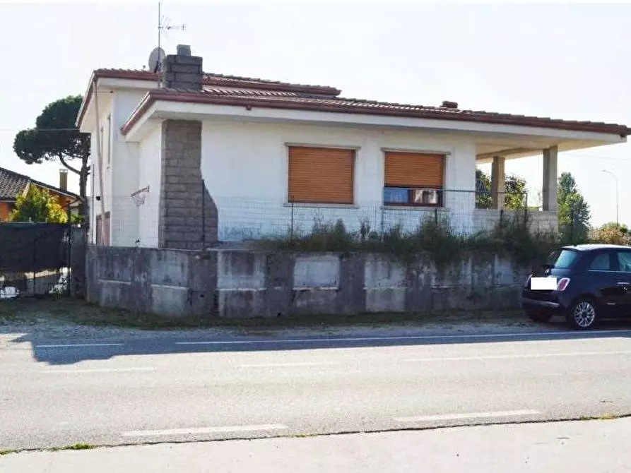 Immagine 1 di Villa in vendita  in Via Strà  71 a Veronella