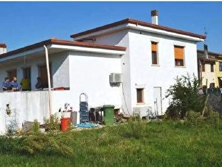 Immagine 3 di Villa in vendita  in Via Strà  71 a Veronella