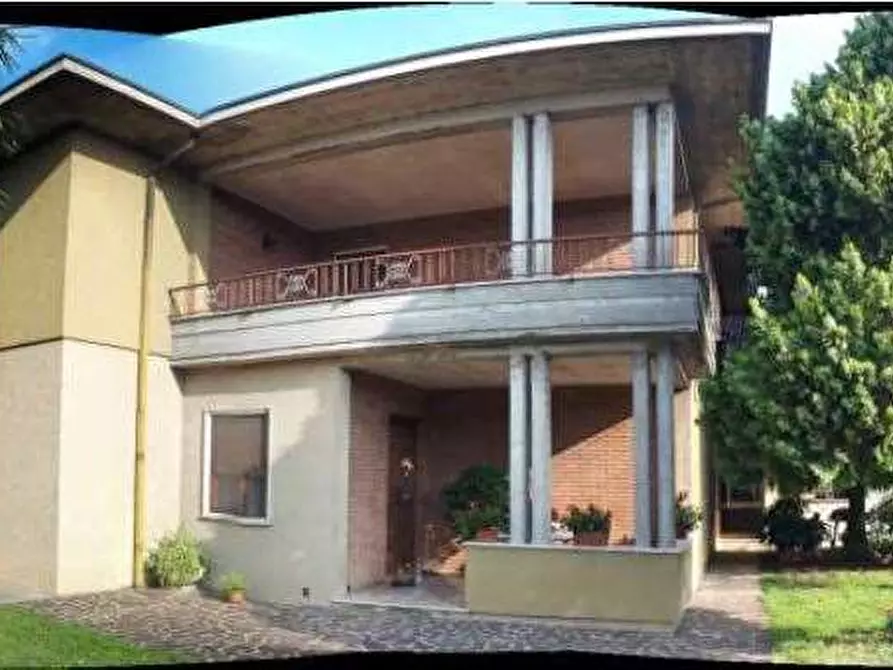 Immagine 4 di Stabile in vendita  in Via San Felice snc a Breganze