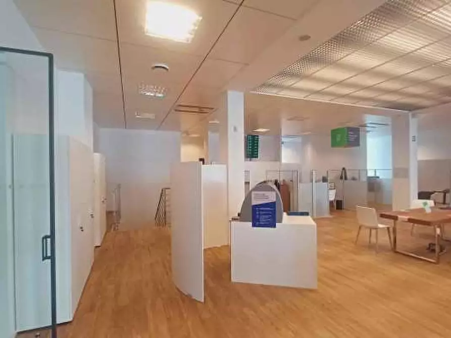 Immagine 10 di Negozio in vendita  in Via Luigi Galvani  7 a Verona