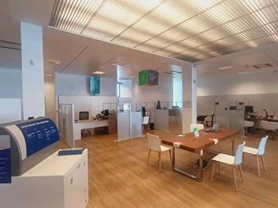 Immagine 12 di Negozio in vendita  in Via Luigi Galvani  7 a Verona