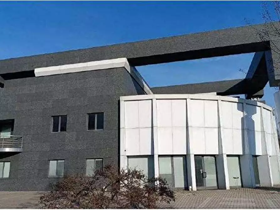 Immagine 1 di Magazzino in vendita  in Via Sacco 4 a Pescantina