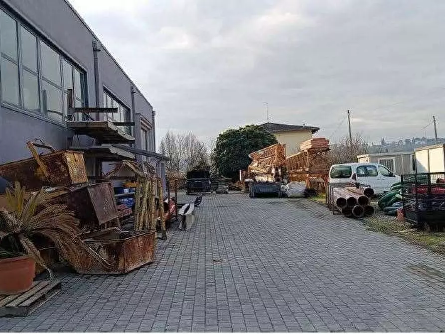 Immagine 3 di Magazzino in vendita  in Via Sacco 4 a Pescantina