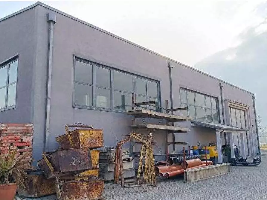 Immagine 5 di Magazzino in vendita  in Via Sacco 4 a Pescantina