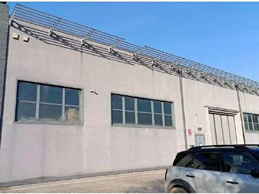 Immagine 8 di Magazzino in vendita  in Via Sacco 4 a Pescantina