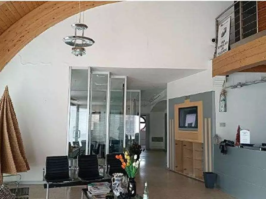 Immagine 18 di Magazzino in vendita  in Via Sacco 4 a Pescantina