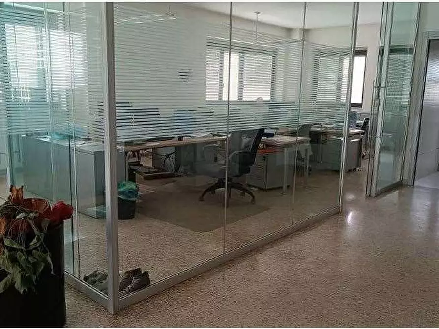 Immagine 23 di Magazzino in vendita  in Via Sacco 4 a Pescantina