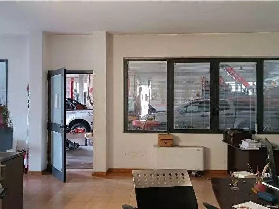 Immagine 31 di Magazzino in vendita  in Via Sacco 4 a Pescantina