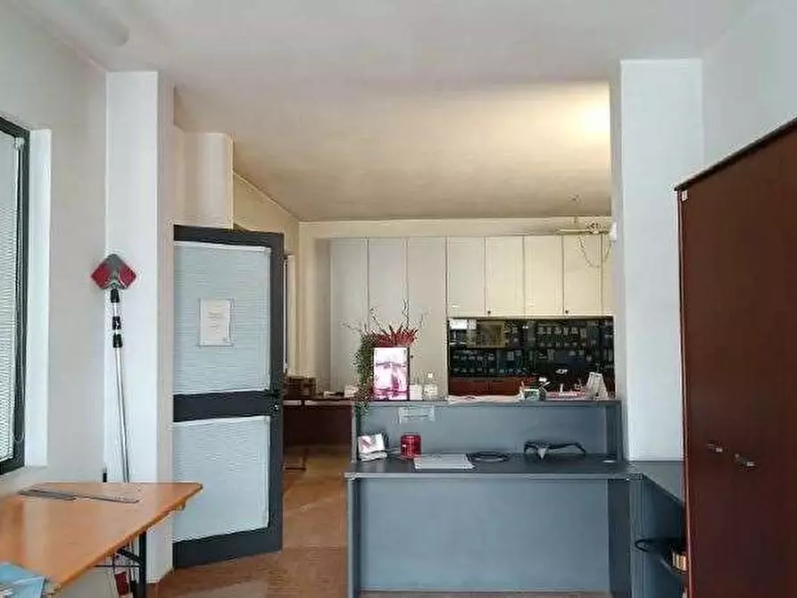 Immagine 33 di Magazzino in vendita  in Via Sacco 4 a Pescantina
