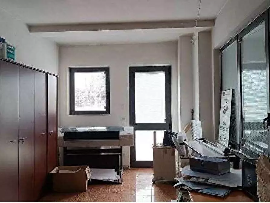 Immagine 34 di Magazzino in vendita  in Via Sacco 4 a Pescantina