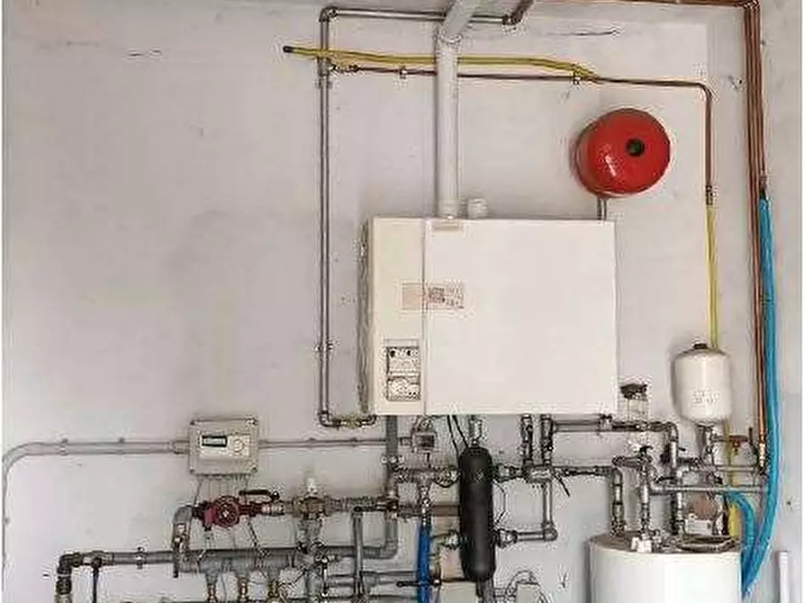 Immagine 37 di Magazzino in vendita  in Via Sacco 4 a Pescantina