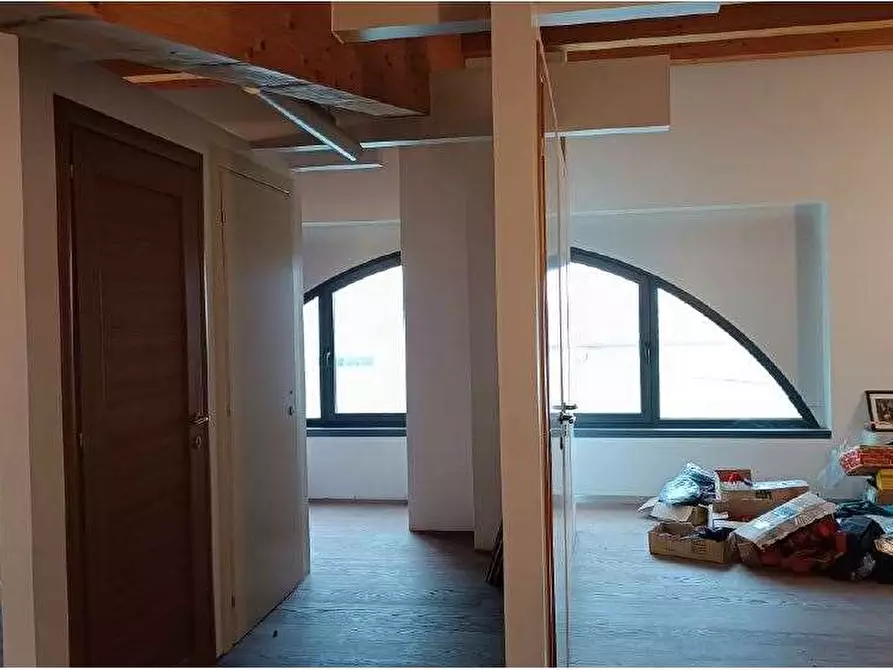 Immagine 44 di Magazzino in vendita  in Via Sacco 4 a Pescantina
