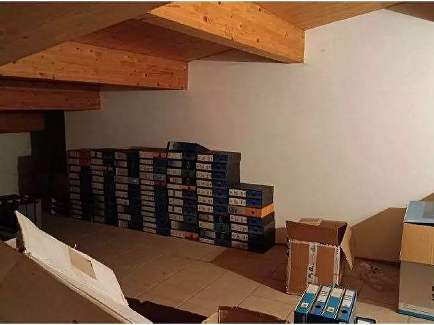 Immagine 49 di Magazzino in vendita  in Via Sacco 4 a Pescantina