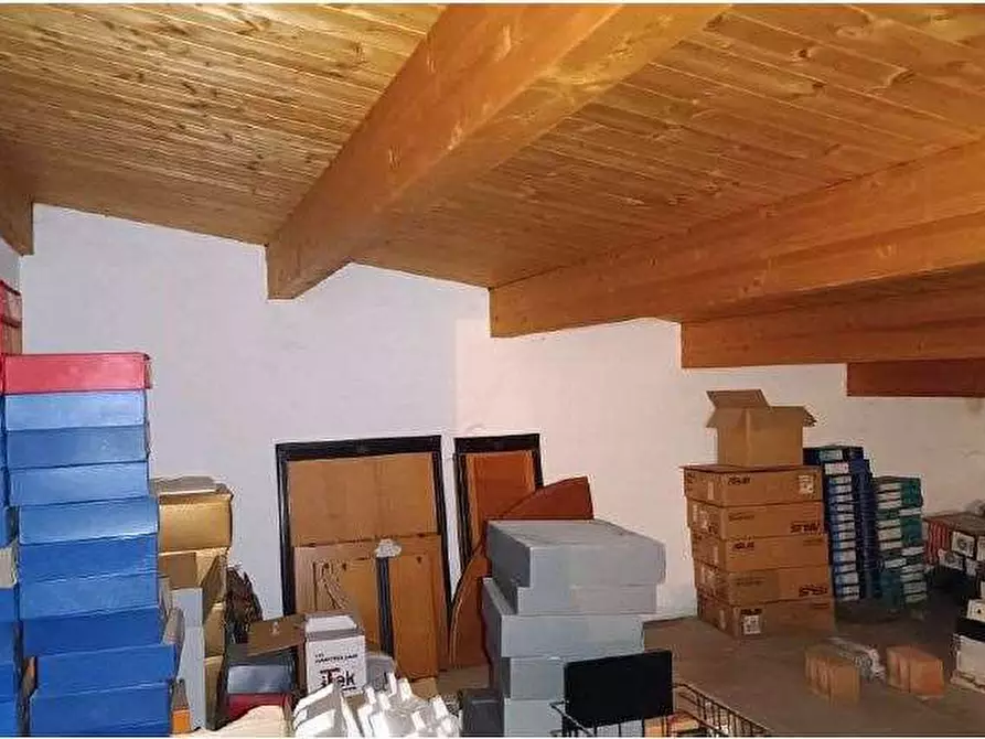 Immagine 50 di Magazzino in vendita  in Via Sacco 4 a Pescantina