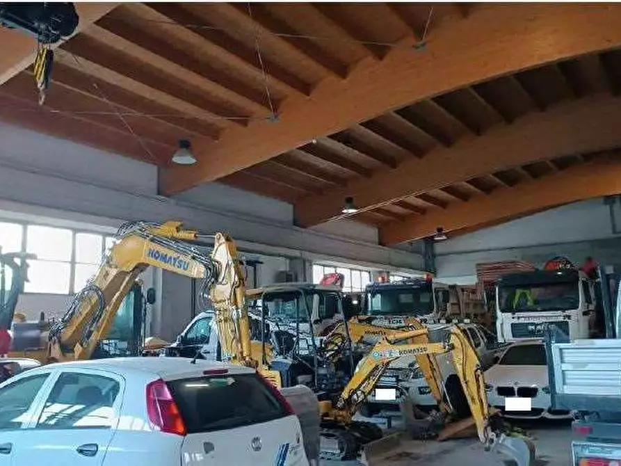 Immagine 55 di Magazzino in vendita  in Via Sacco 4 a Pescantina