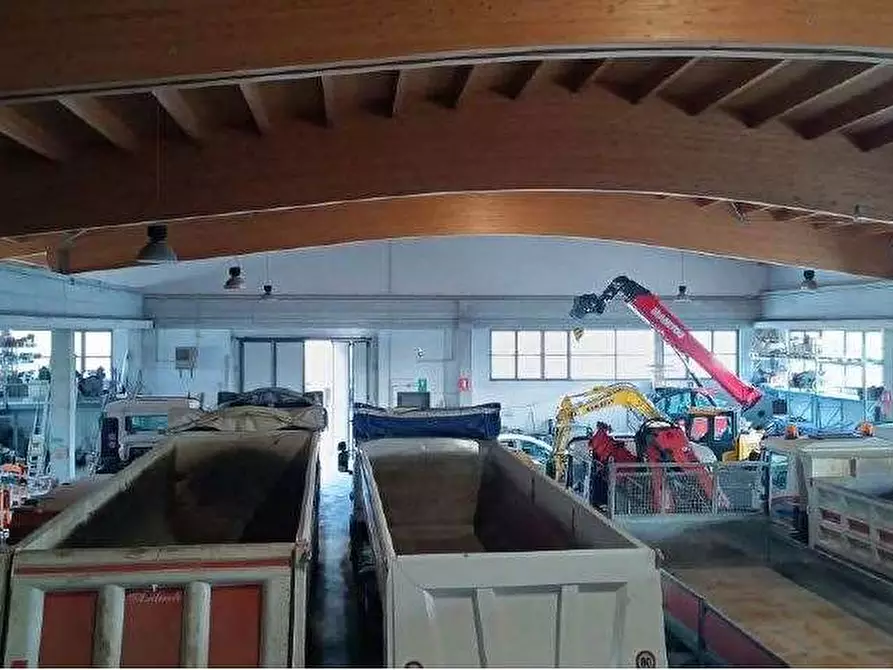 Immagine 58 di Magazzino in vendita  in Via Sacco 4 a Pescantina