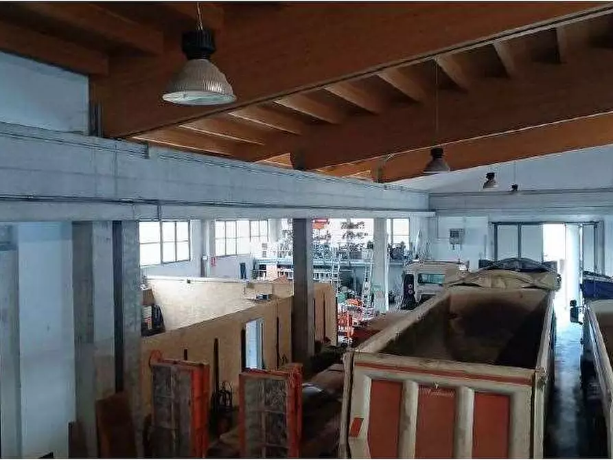 Immagine 59 di Magazzino in vendita  in Via Sacco 4 a Pescantina