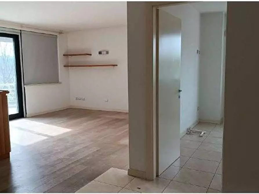 Immagine 84 di Magazzino in vendita  in Via Sacco 4 a Pescantina