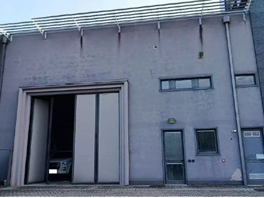 Immagine 4 di Magazzino in vendita  in Via Sacco 4 a Pescantina