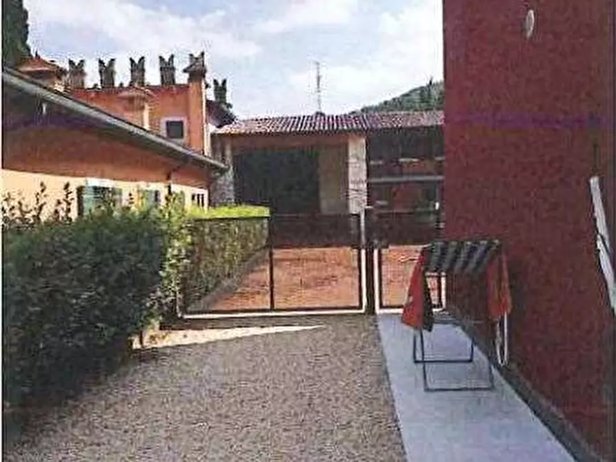 Immagine 19 di Porzione di casa in vendita  in Via Monte Recamao 10-12 a Verona