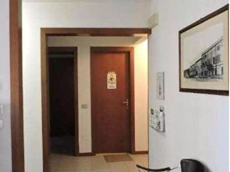 Immagine 6 di Ufficio in vendita  in Piazza A. De Gasperi 32 a San Giovanni Lupatoto