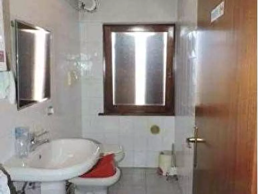 Immagine 8 di Ufficio in vendita  in Piazza A. De Gasperi 32 a San Giovanni Lupatoto