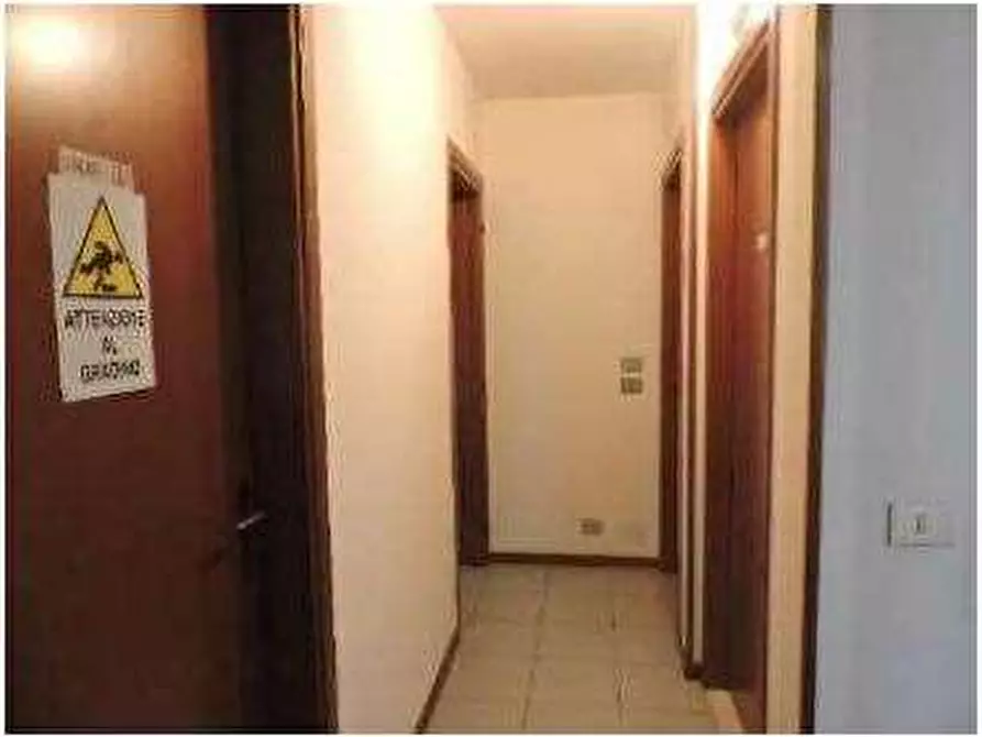 Immagine 11 di Ufficio in vendita  in Piazza A. De Gasperi 32 a San Giovanni Lupatoto