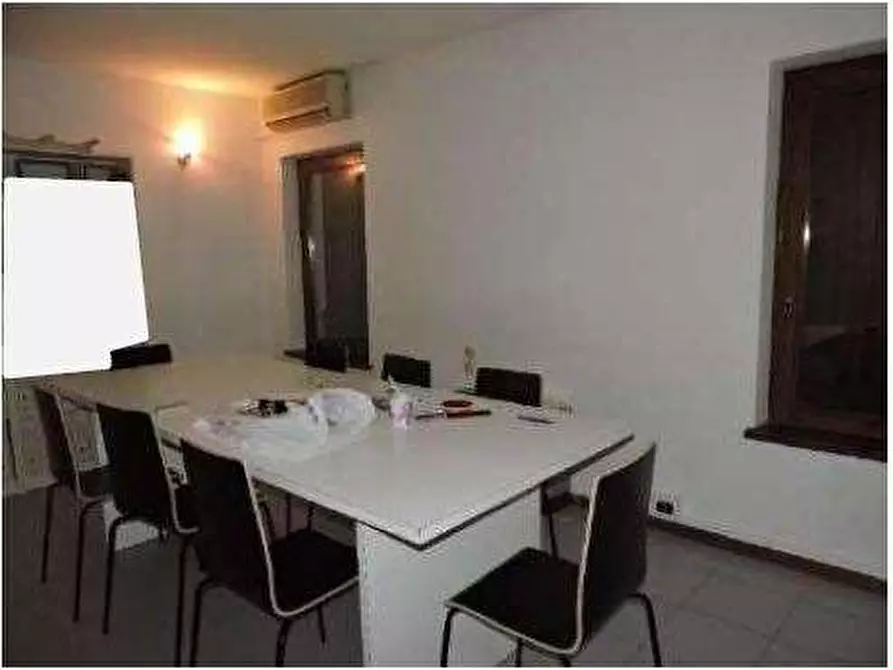 Immagine 14 di Ufficio in vendita  in Piazza A. De Gasperi 32 a San Giovanni Lupatoto