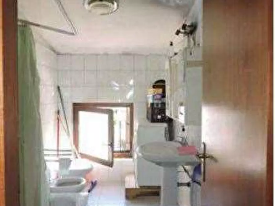 Immagine 36 di Ufficio in vendita  in Piazza A. De Gasperi 32 a San Giovanni Lupatoto