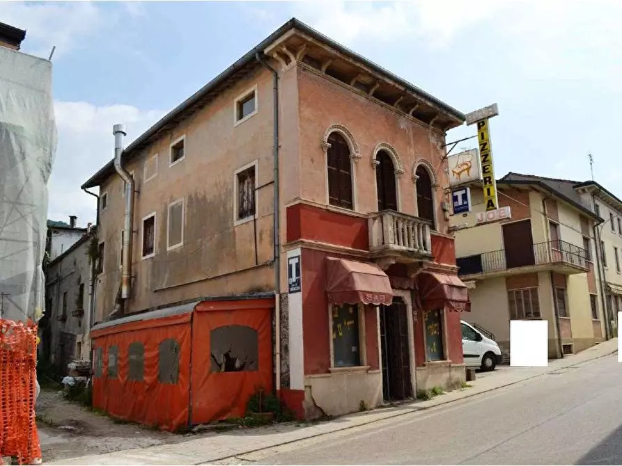Immagine 1 di Negozio in vendita  in Via Roma 77 a Roncà