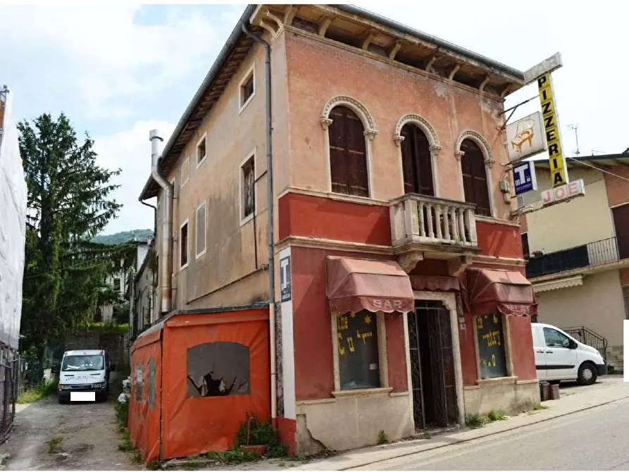 Immagine 2 di Negozio in vendita  in Via Roma 77 a Roncà